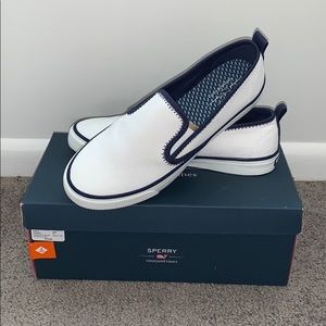 Brand new vineyard vines/sperry slip on sneakers